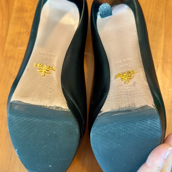 Perfect Prada Pumps! Size 39.5 - Picture 4 of 4